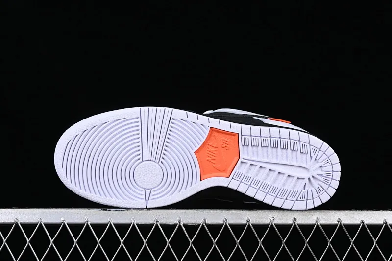 All categories Nk SB Dunk series Nk SB Dunk Low low-top sneakers F version Tightbooth x Nk SB Dunk joint model Reverse Panda SB low-top casual sports skateboard shoes FD2629-100
